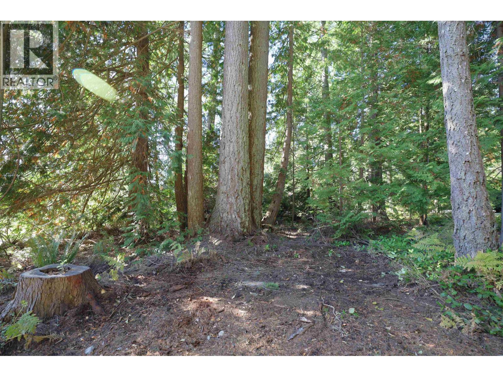 588 VETERANS ROAD, Gibsons