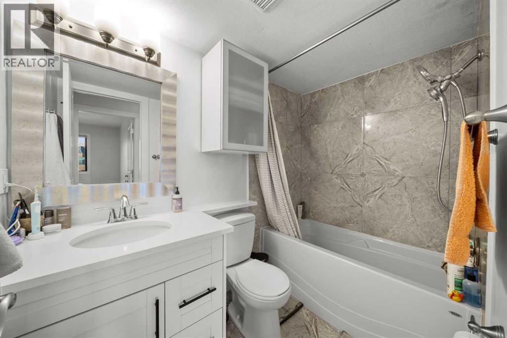 Single Family House for Sale in   Kensington Close NW Hillhurst Calgary 