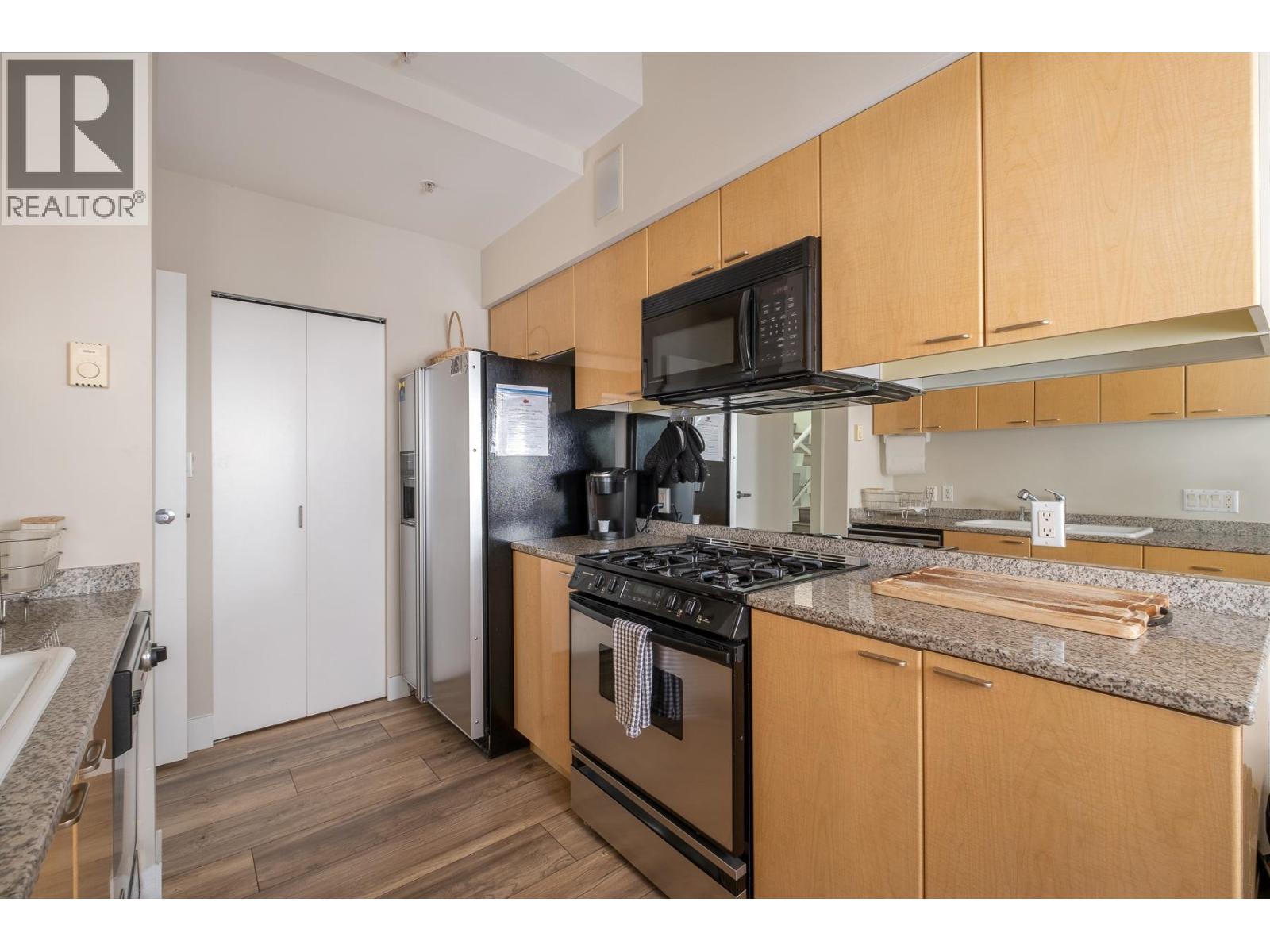 PH2 1288 W GEORGIA STREET, Vancouver