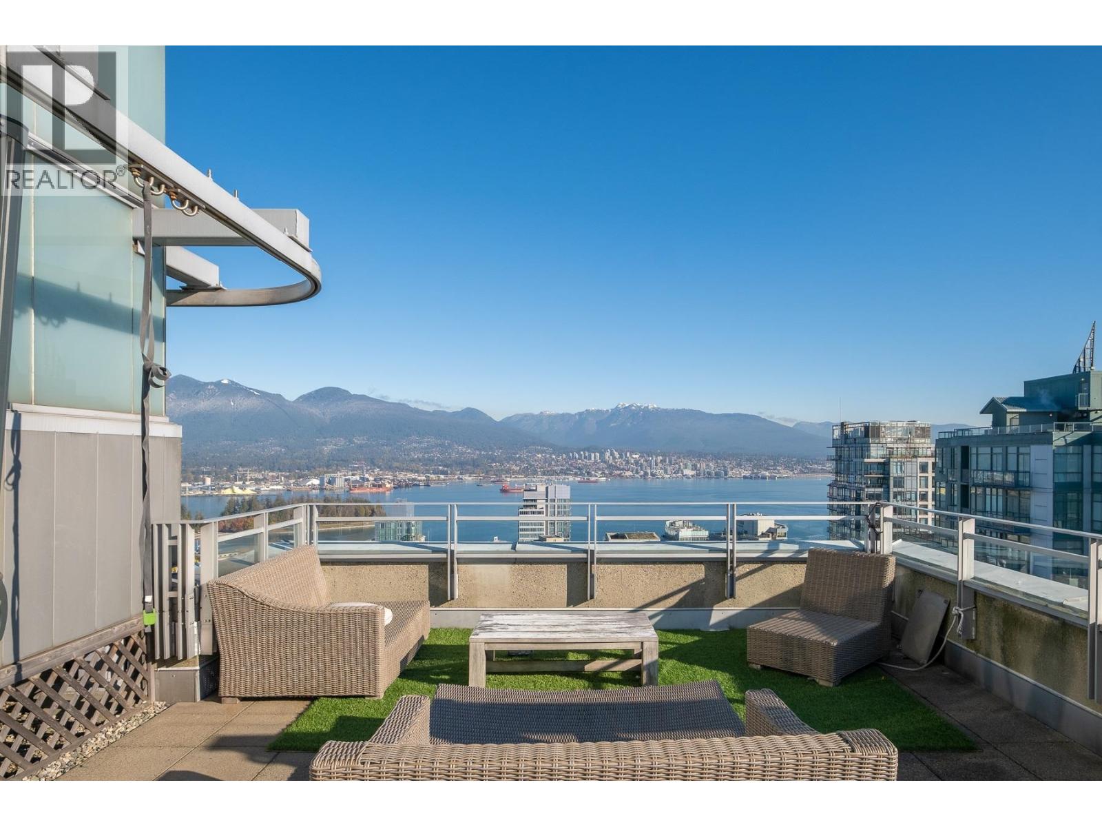 PH2 1288 W GEORGIA STREET, Vancouver