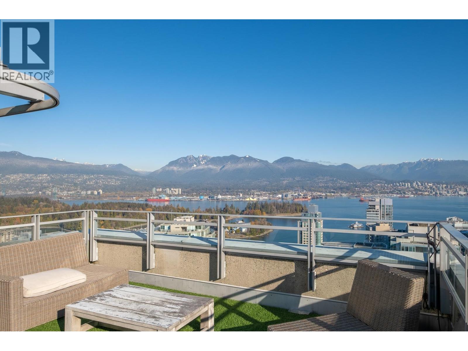 PH2 1288 W GEORGIA STREET, Vancouver