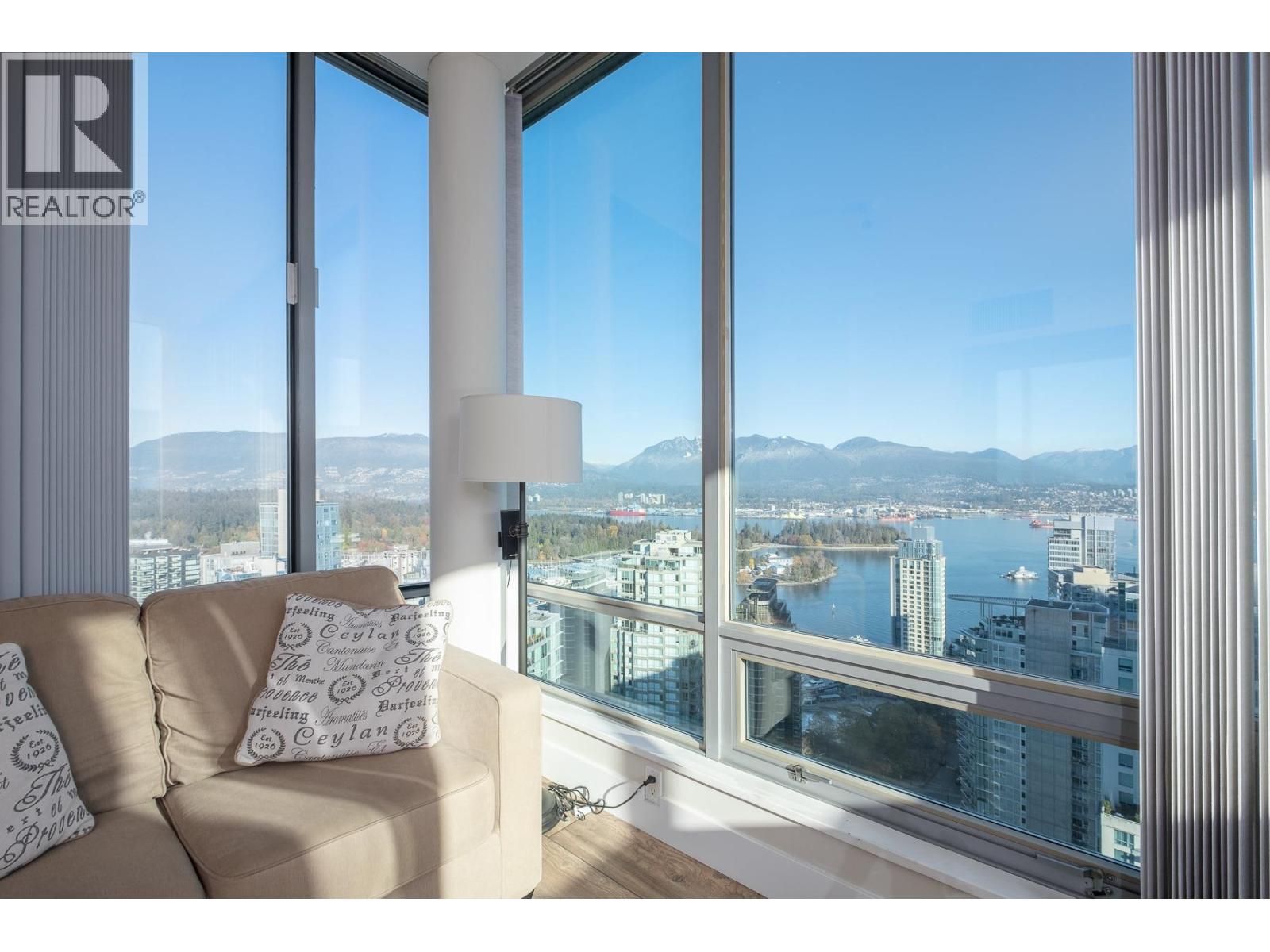 PH2 1288 W GEORGIA STREET, Vancouver