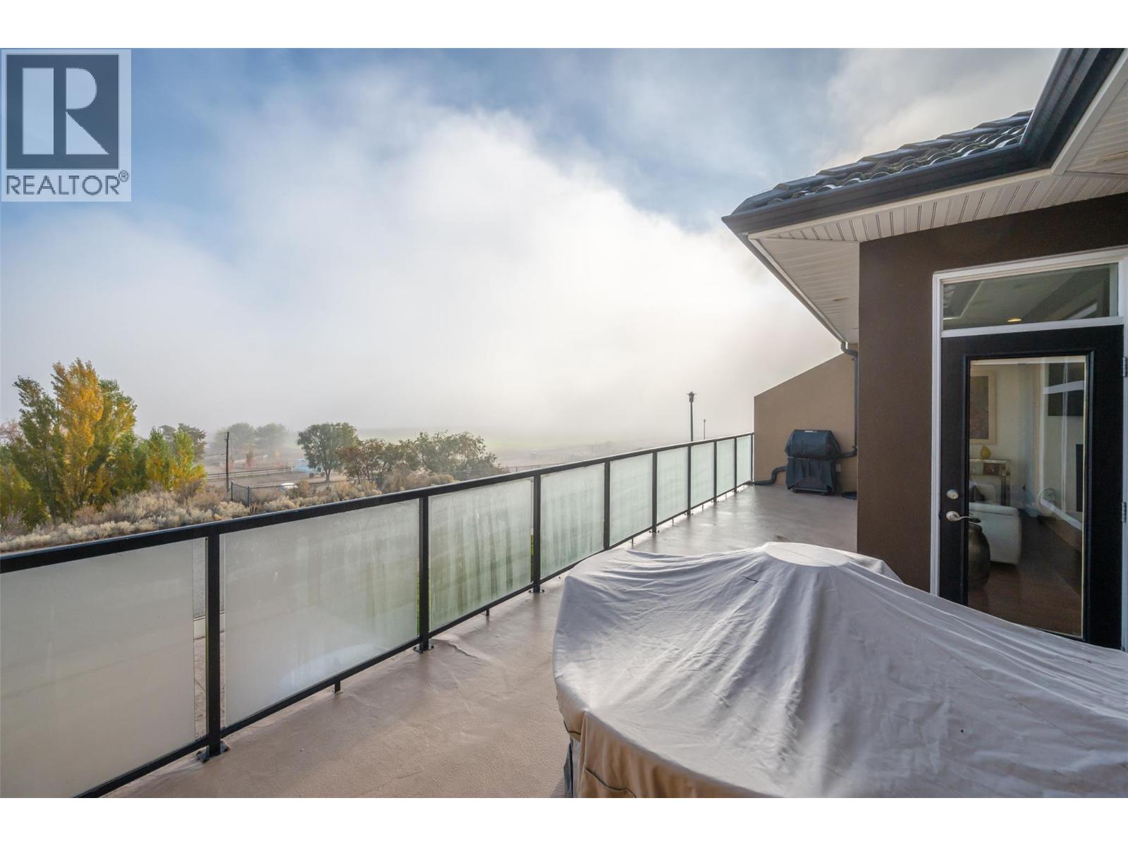 4214 GOLF COURSE Drive, Osoyoos