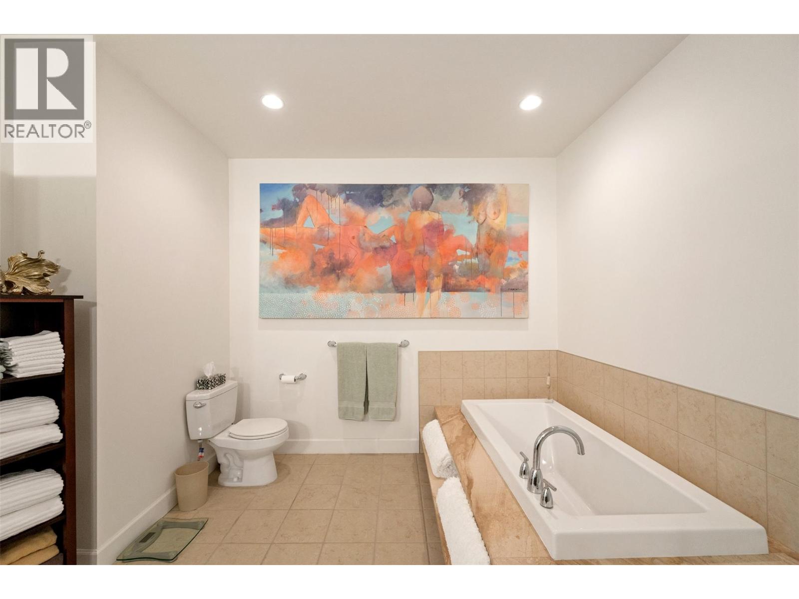 4214 GOLF COURSE Drive, Osoyoos