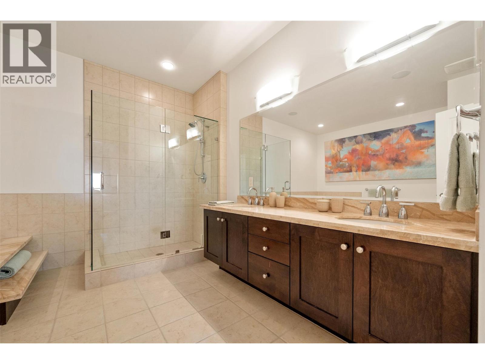 4214 GOLF COURSE Drive, Osoyoos