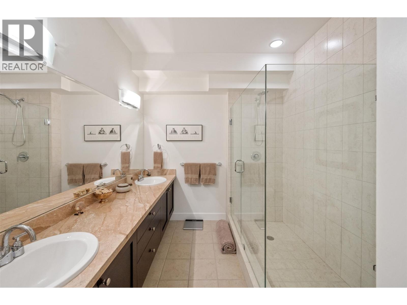 4214 GOLF COURSE Drive, Osoyoos