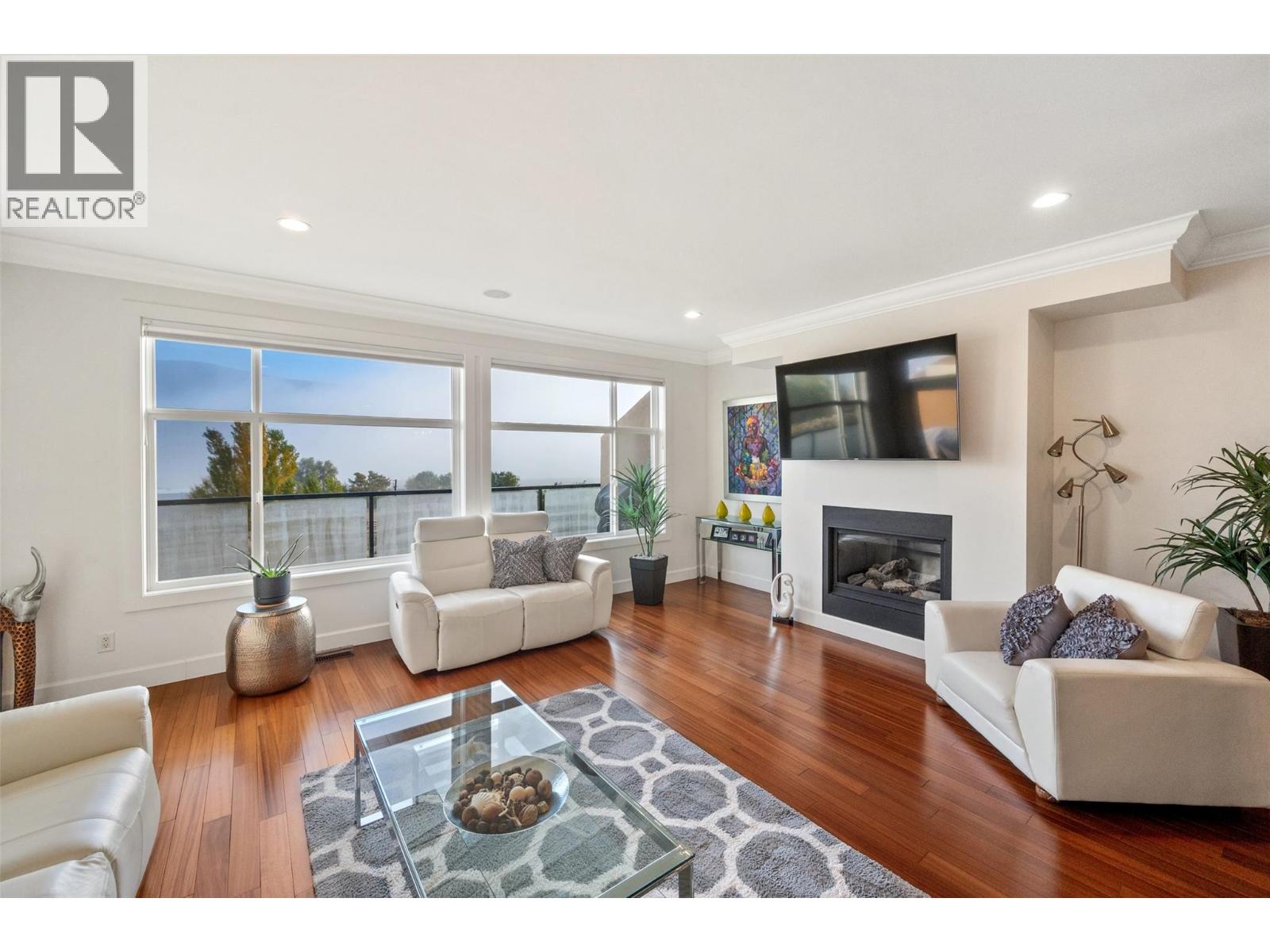 4214 GOLF COURSE Drive, Osoyoos