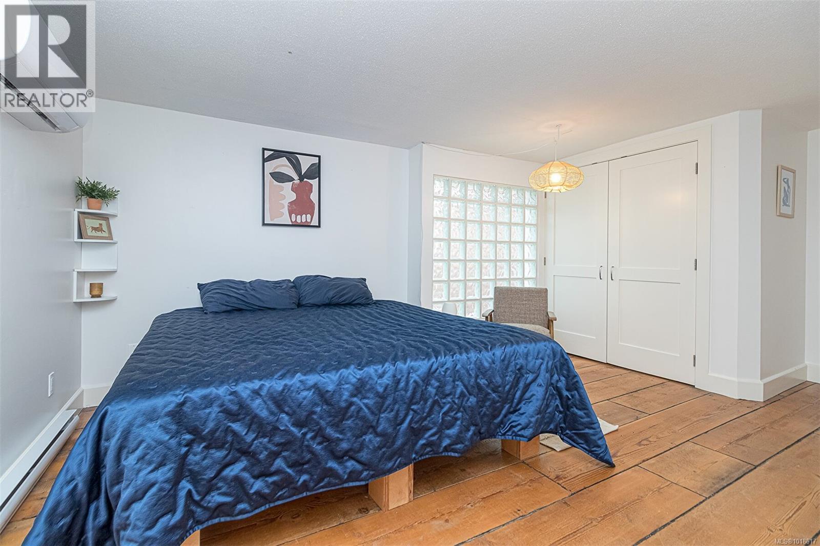 302 1407 Government Street, Victoria