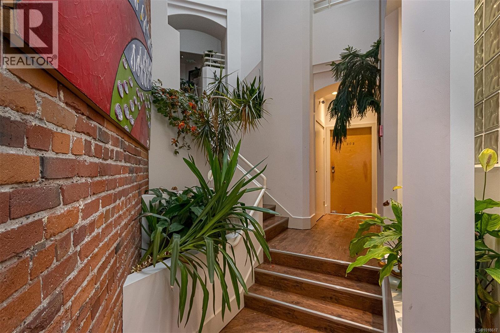 302 1407 Government Street, Victoria