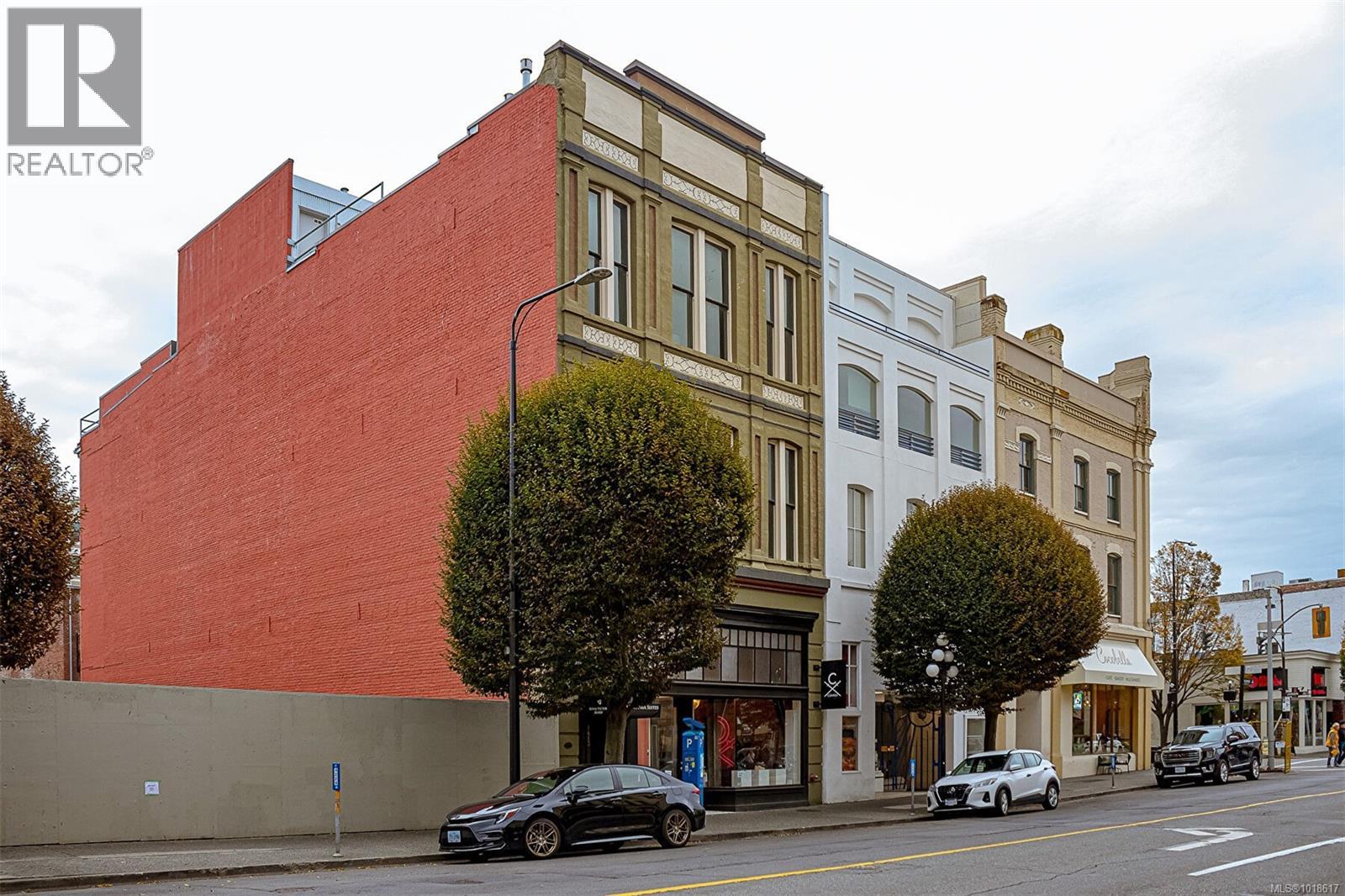 302 1407 Government Street, Victoria