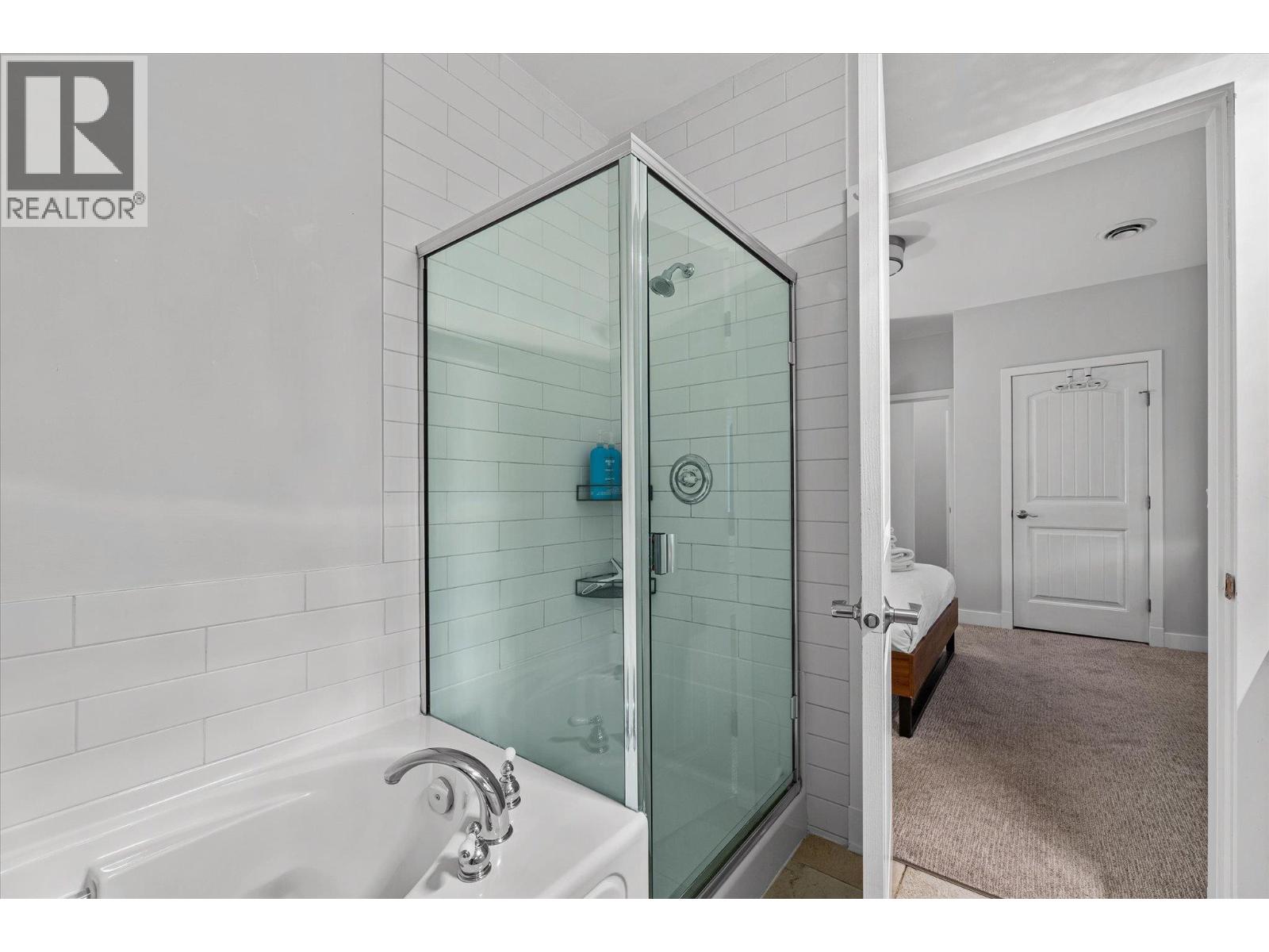 5403 4034 Pritchard Drive, West Kelowna