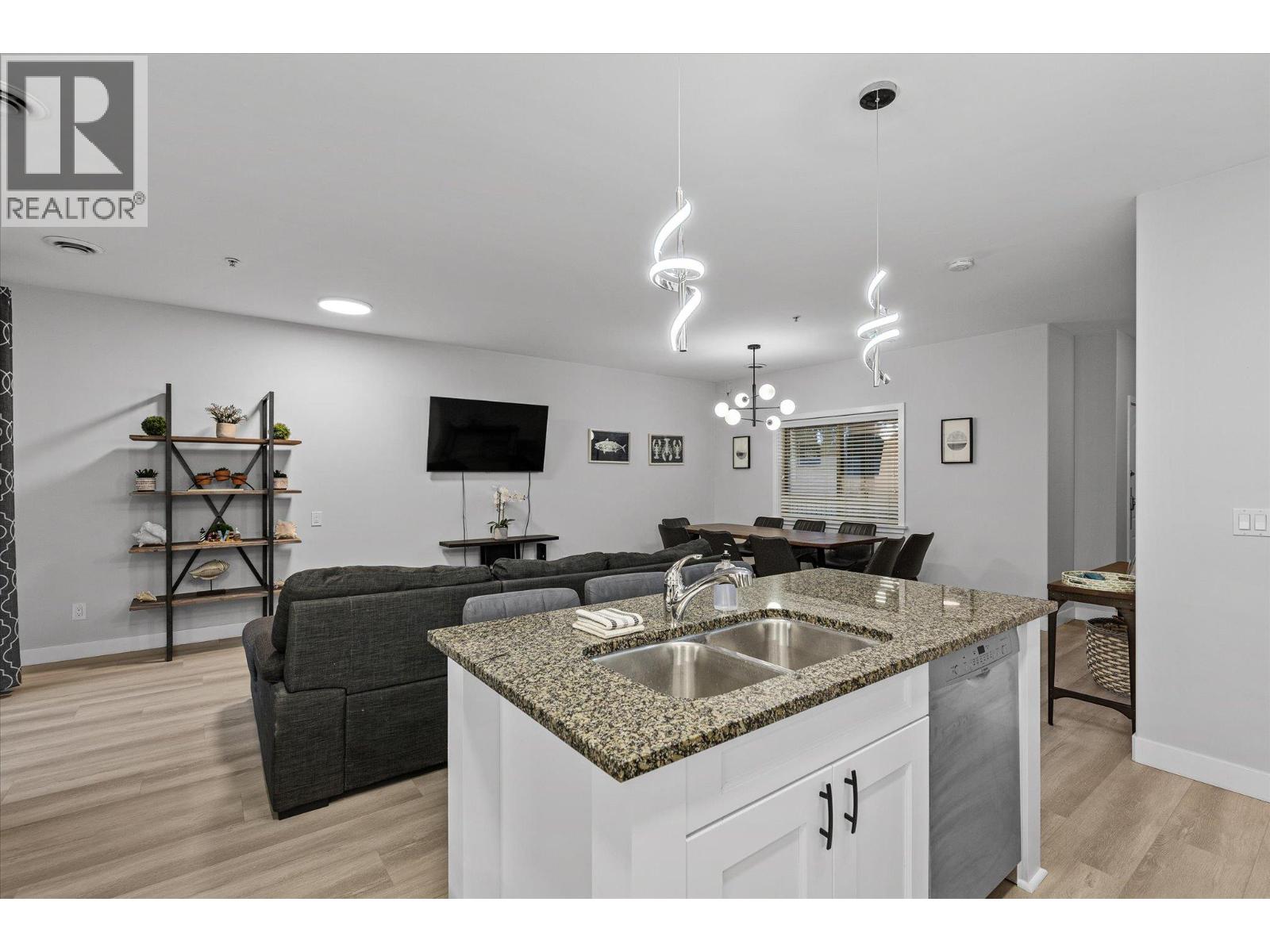 5403 4034 Pritchard Drive, West Kelowna