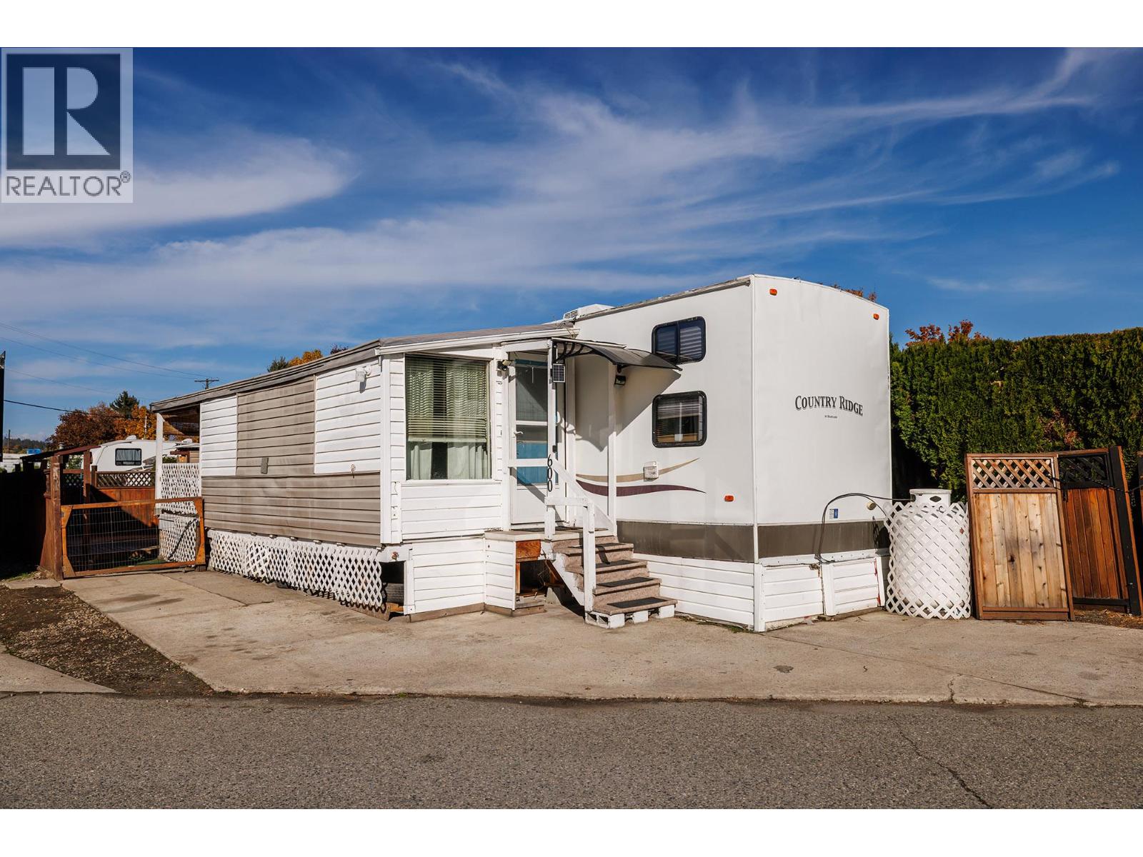 #600 415 COMMONWEALTH Road - 1