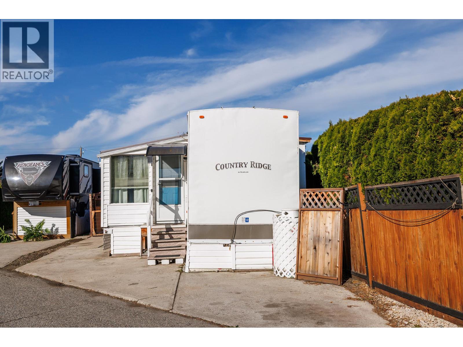 #600 415 COMMONWEALTH Road - 21