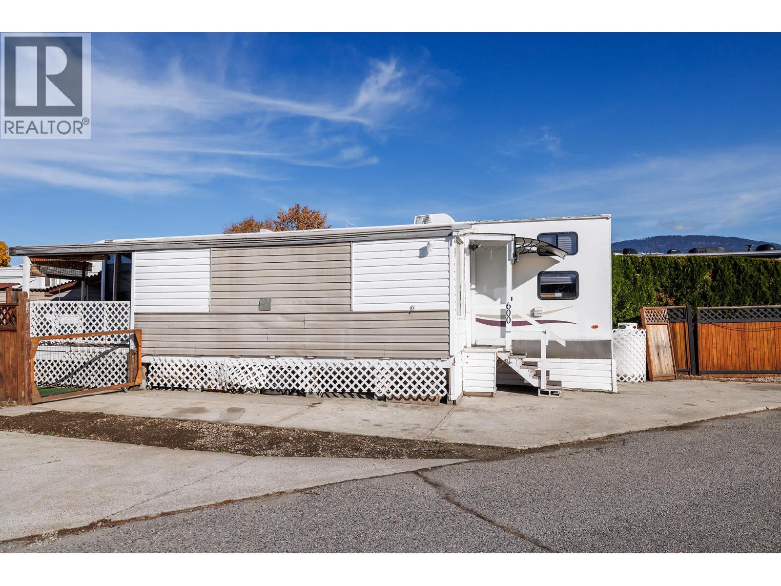 #600 415 COMMONWEALTH Road - 22