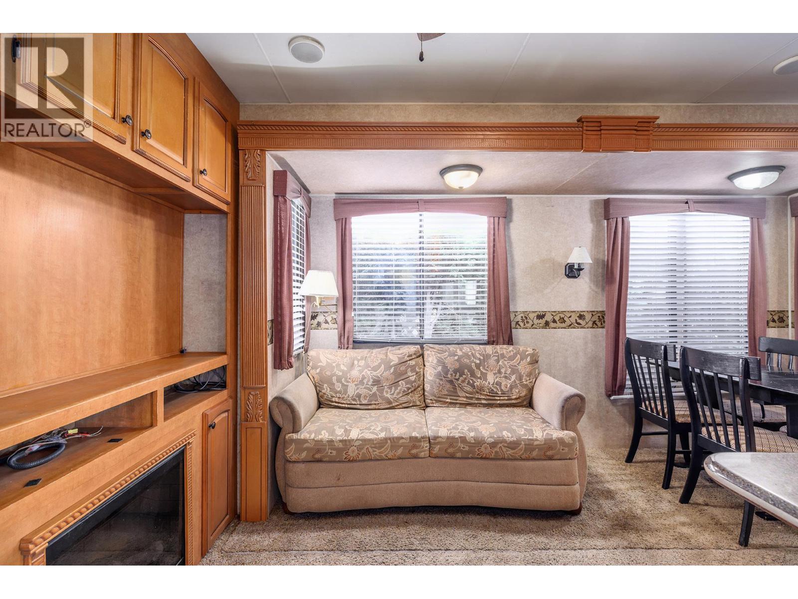 #600 415 COMMONWEALTH Road - 3