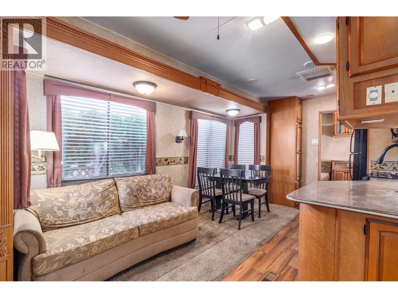 #600 415 COMMONWEALTH Road - 4