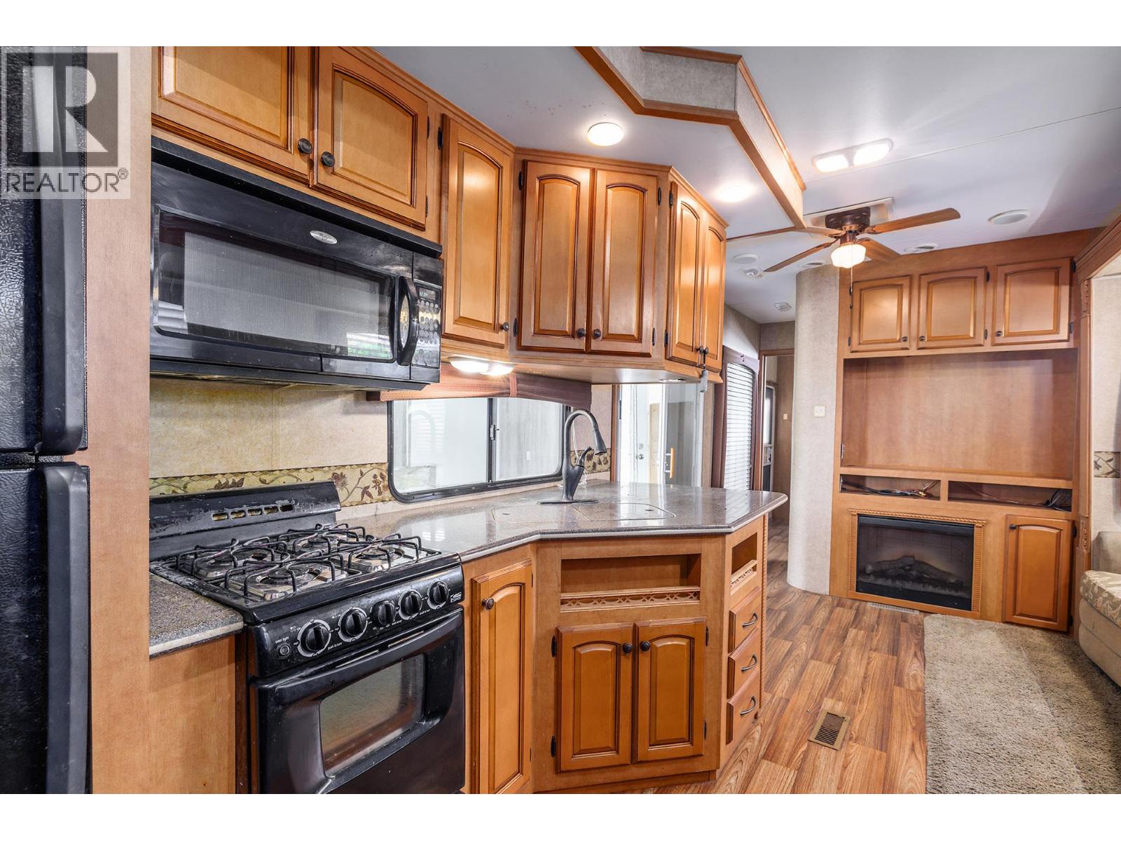 #600 415 COMMONWEALTH Road - 7