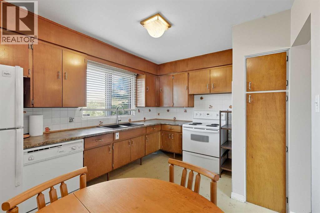 Single Family House 4 Level for Sale in  Fairview Drive SE Fairview Calgary 