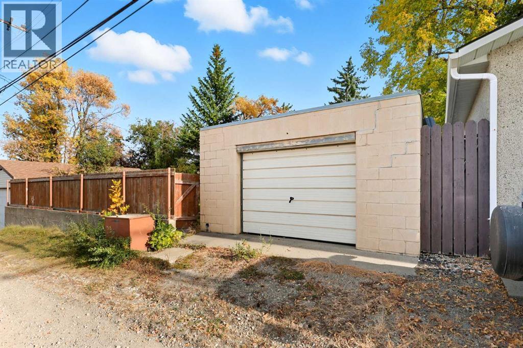 Single Family House 4 Level for Sale in  Fairview Drive SE Fairview Calgary 