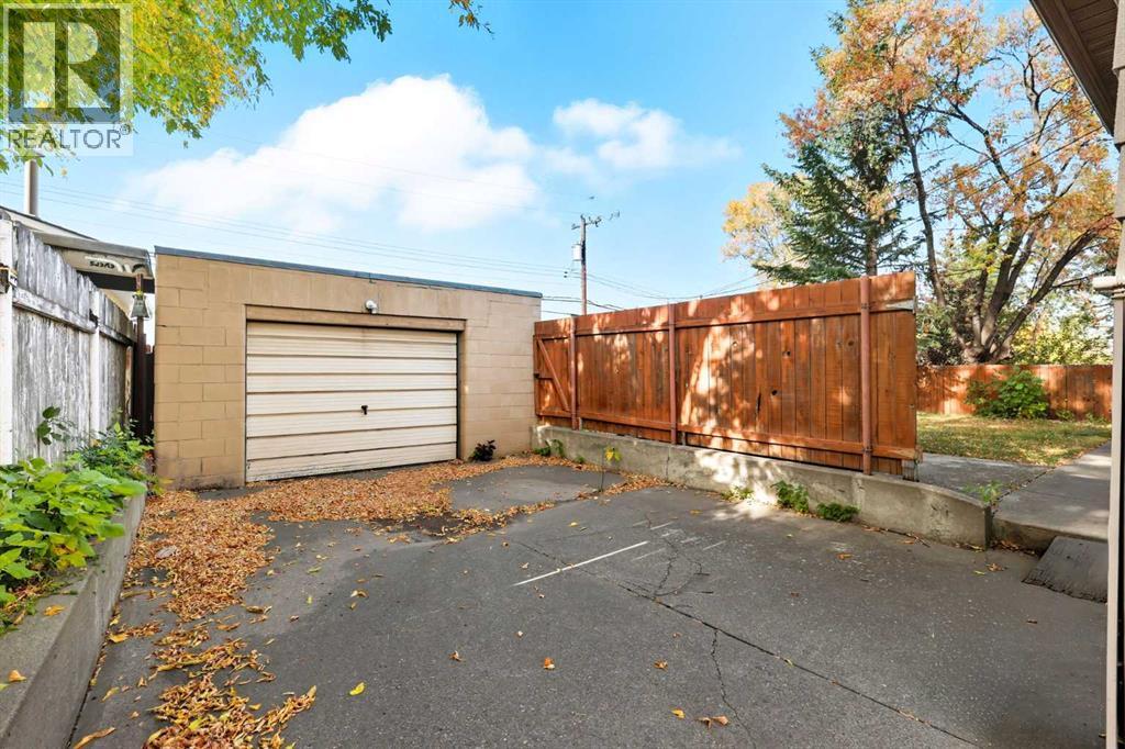 Single Family House 4 Level for Sale in  Fairview Drive SE Fairview Calgary 