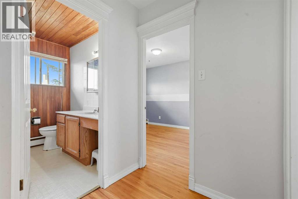 Single Family House 4 Level for Sale in  Fairview Drive SE Fairview Calgary 