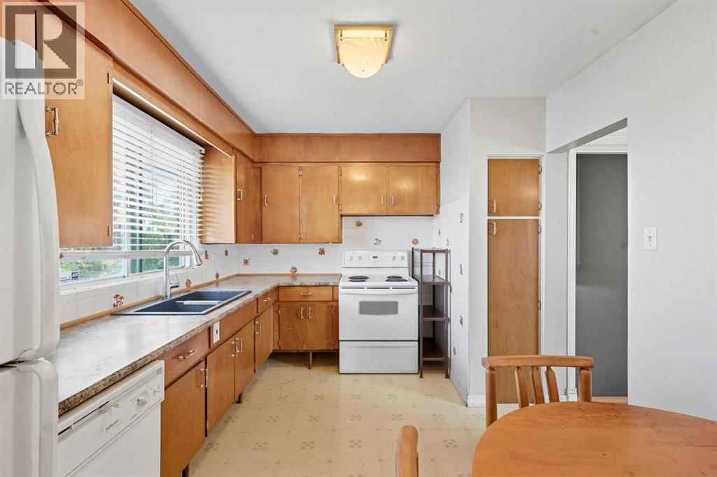 Single Family House 4 Level for Sale in  Fairview Drive SE Fairview Calgary 