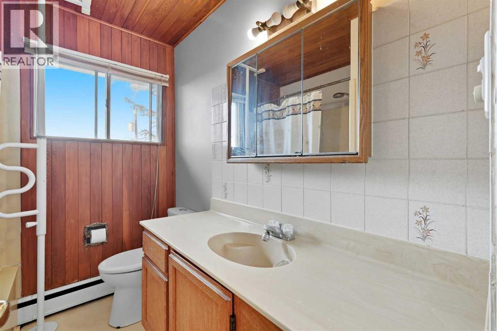 Single Family House 4 Level for Sale in  Fairview Drive SE Fairview Calgary 