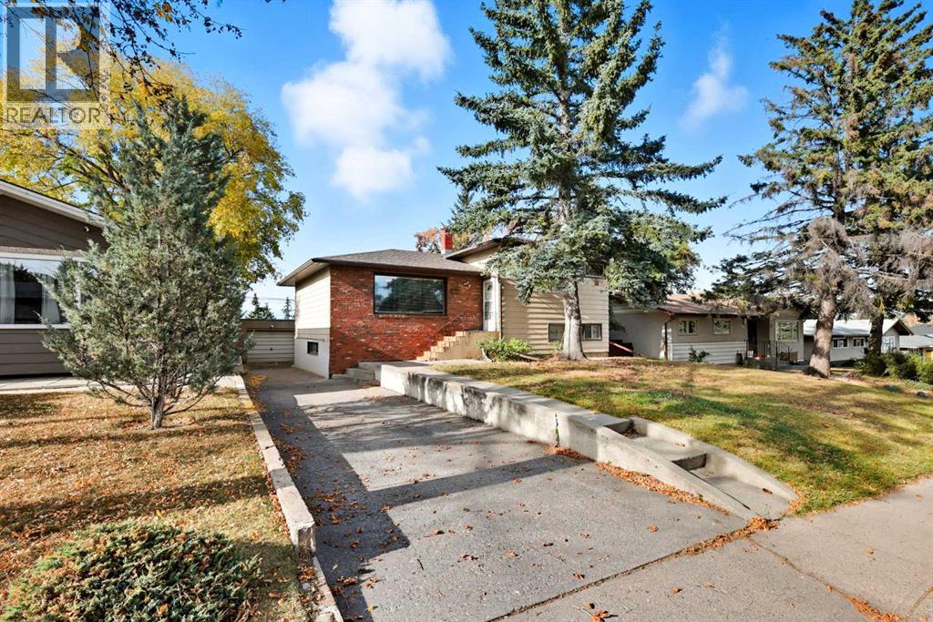 Single Family House 4 Level for Sale in  Fairview Drive SE Fairview Calgary 