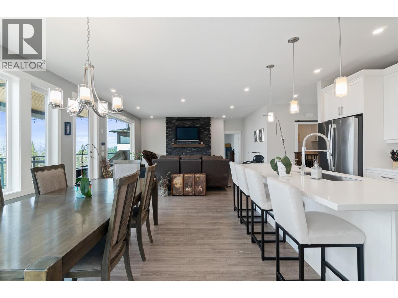  1021 17 Avenue Southeast, Salmon Arm