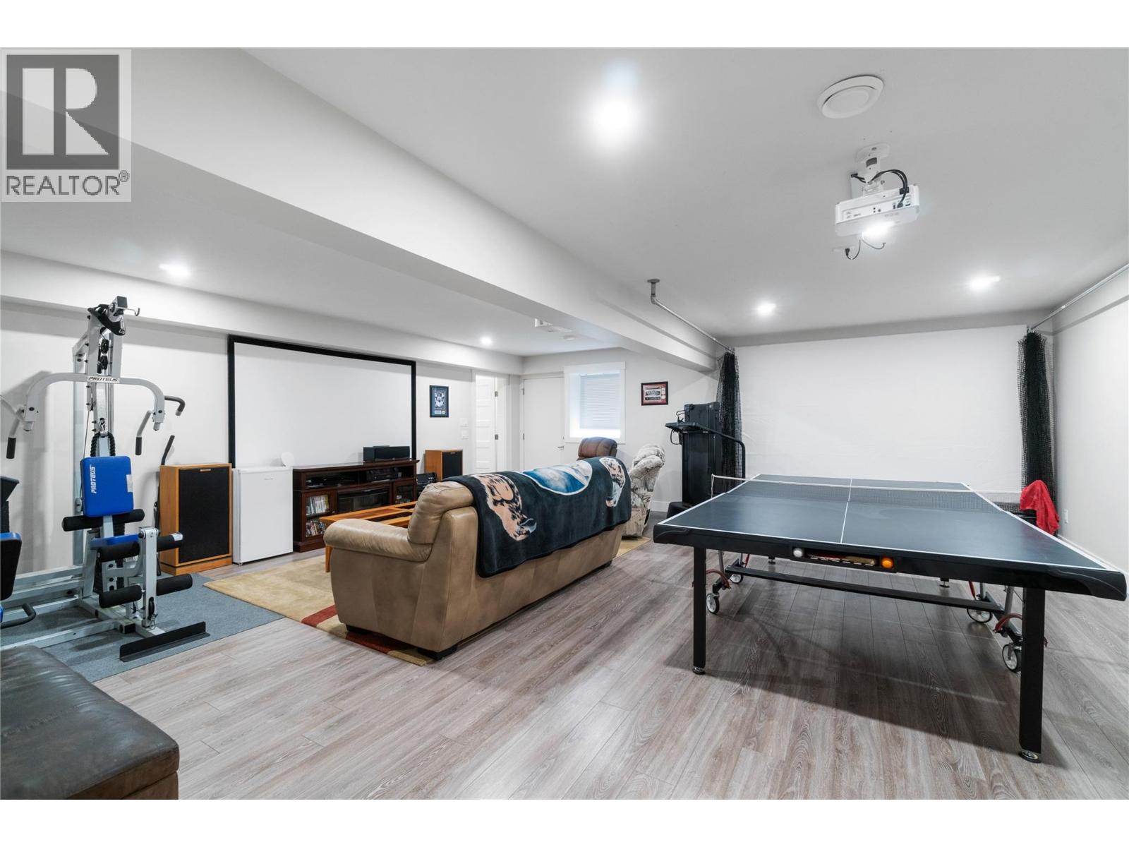  1021 17 Avenue Southeast, Salmon Arm