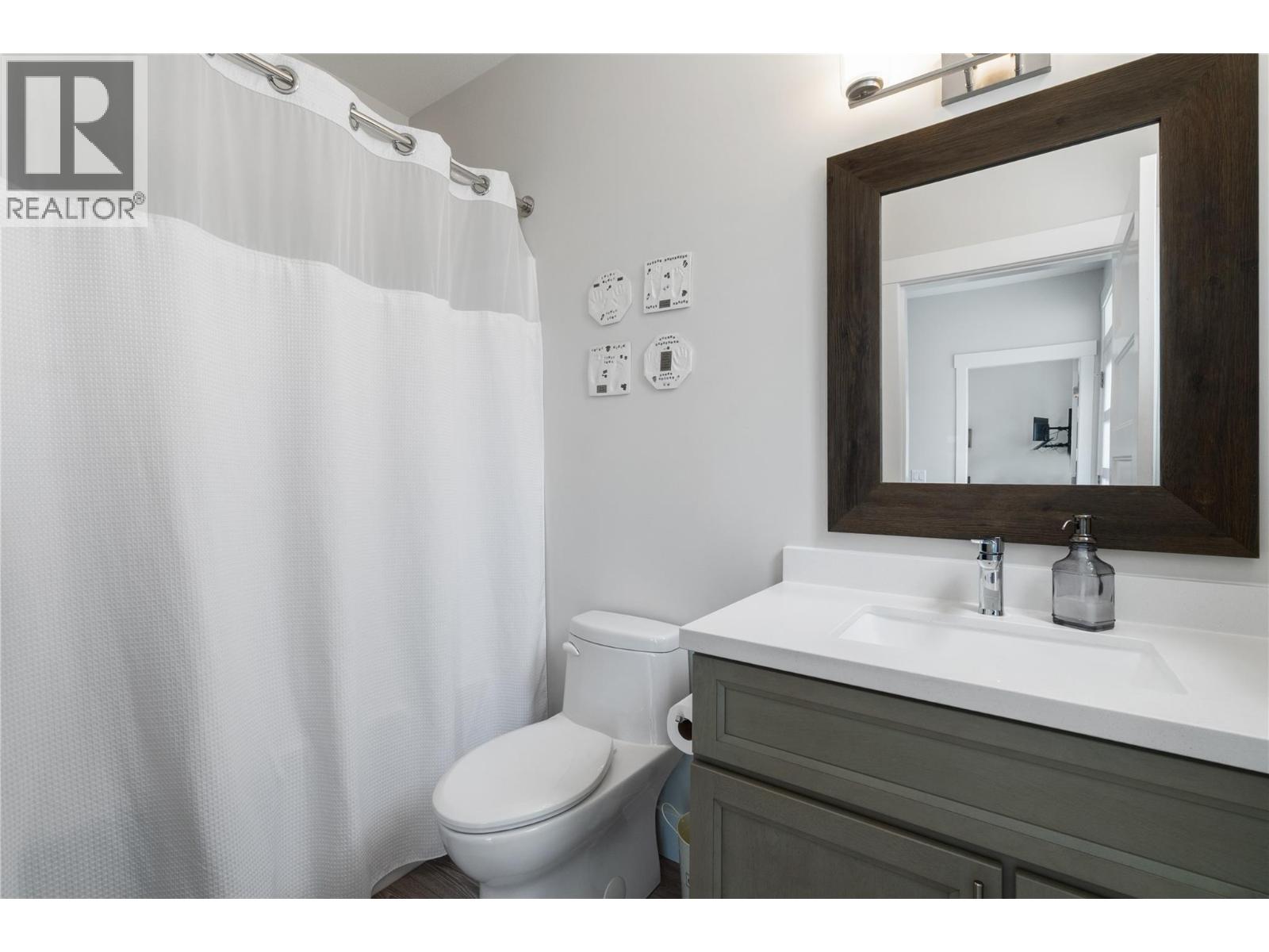  1021 17 Avenue Southeast, Salmon Arm