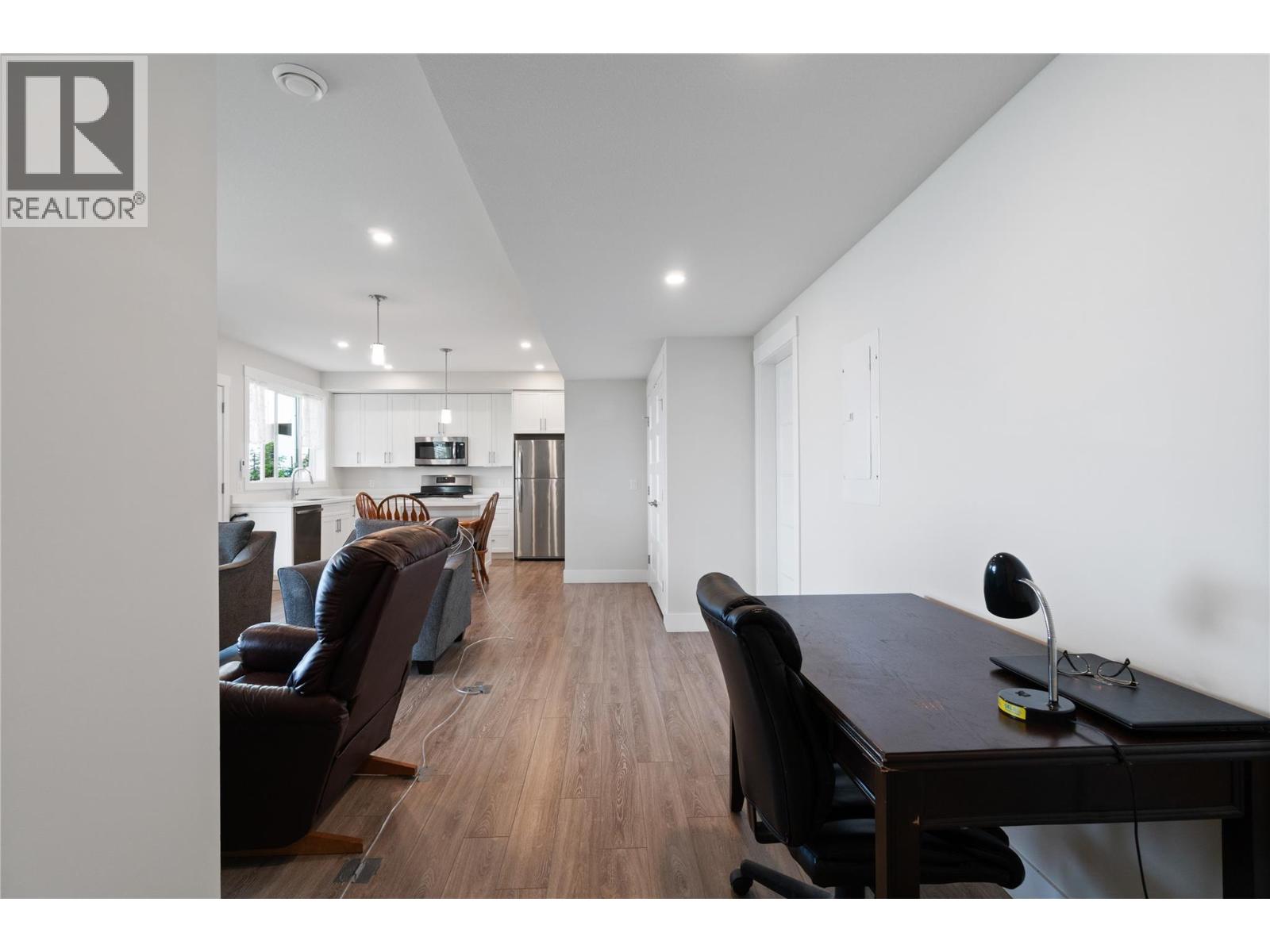  1021 17 Avenue Southeast, Salmon Arm