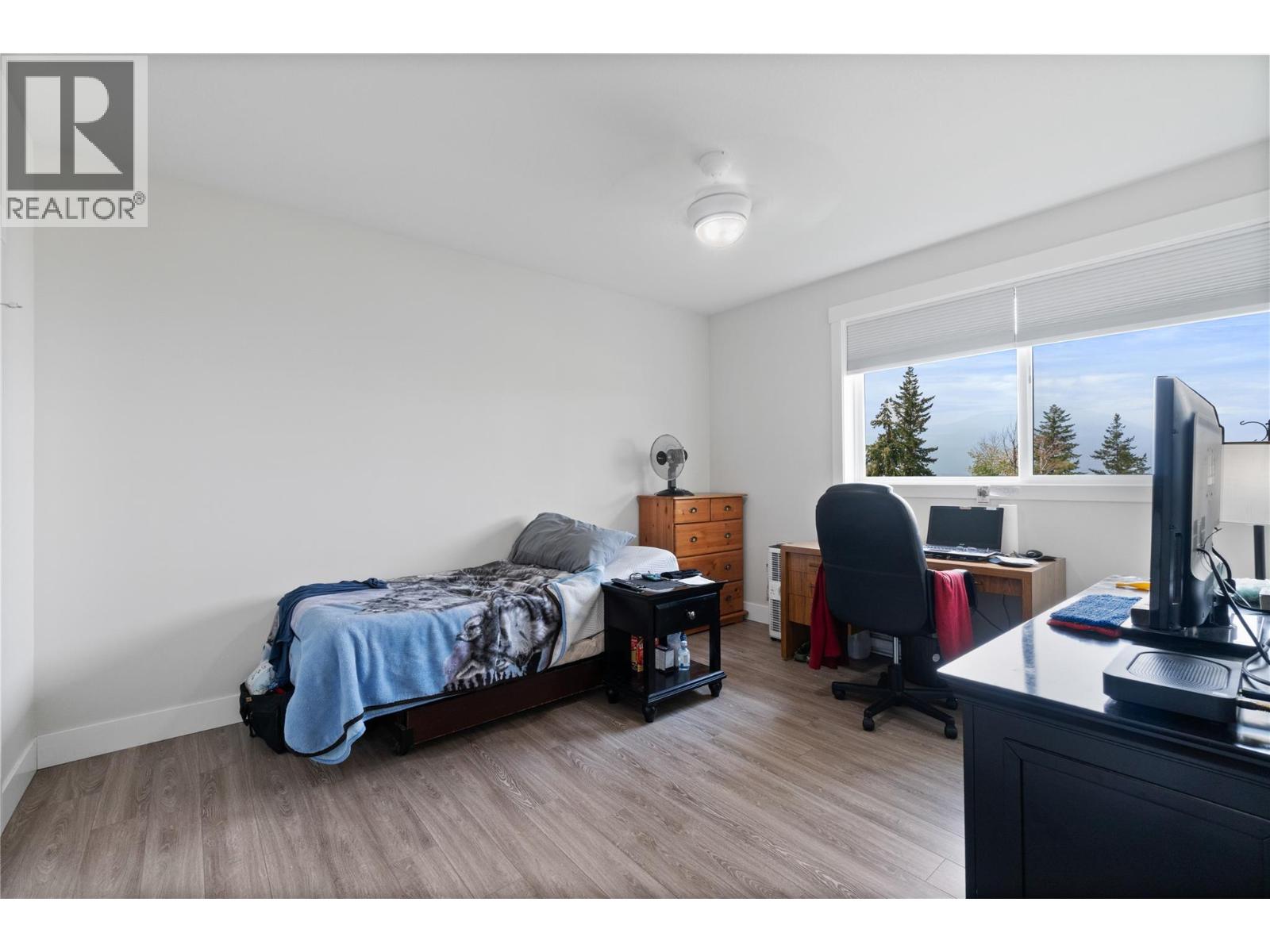  1021 17 Avenue Southeast, Salmon Arm