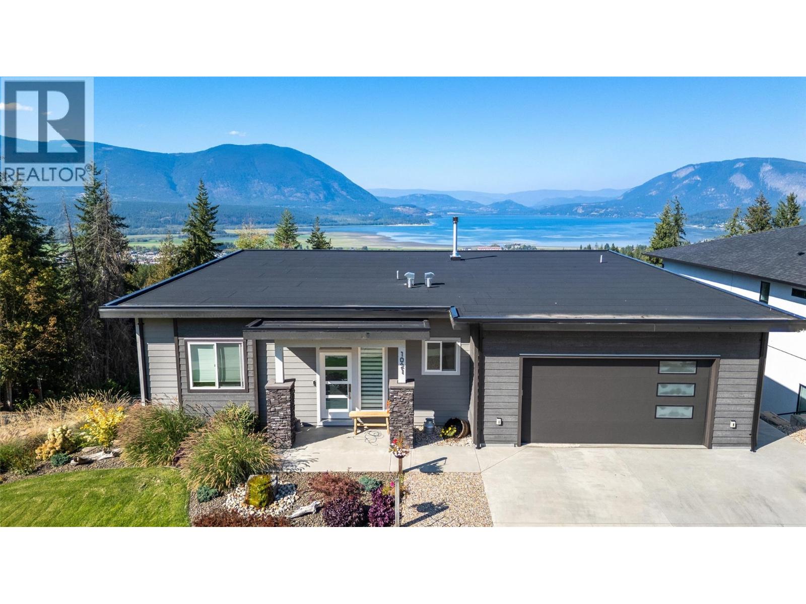  1021 17 Avenue Southeast, Salmon Arm