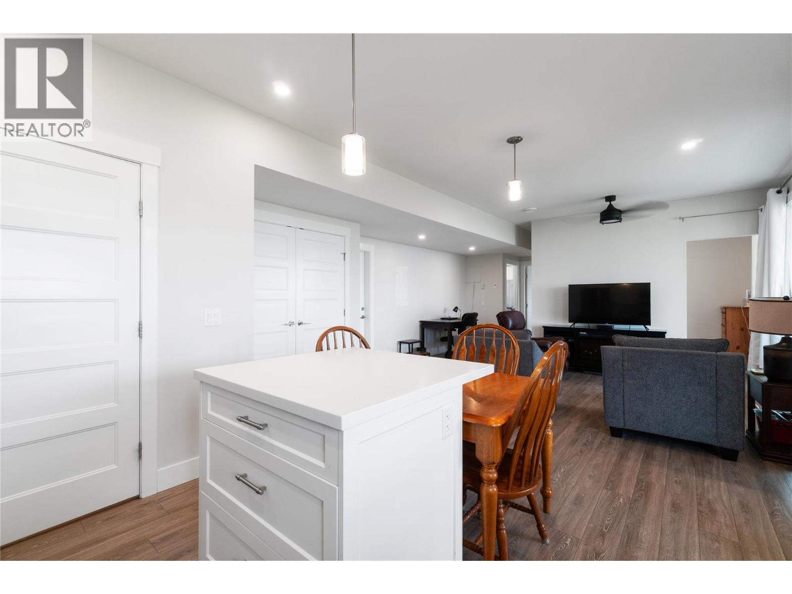  1021 17 Avenue Southeast, Salmon Arm