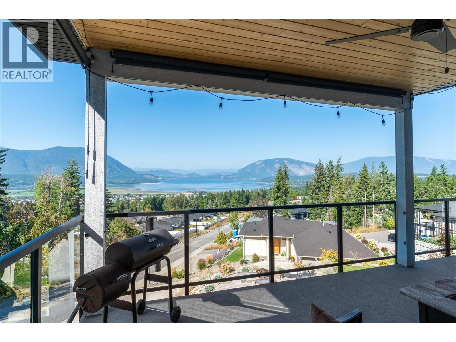  1021 17 Avenue Southeast, Salmon Arm