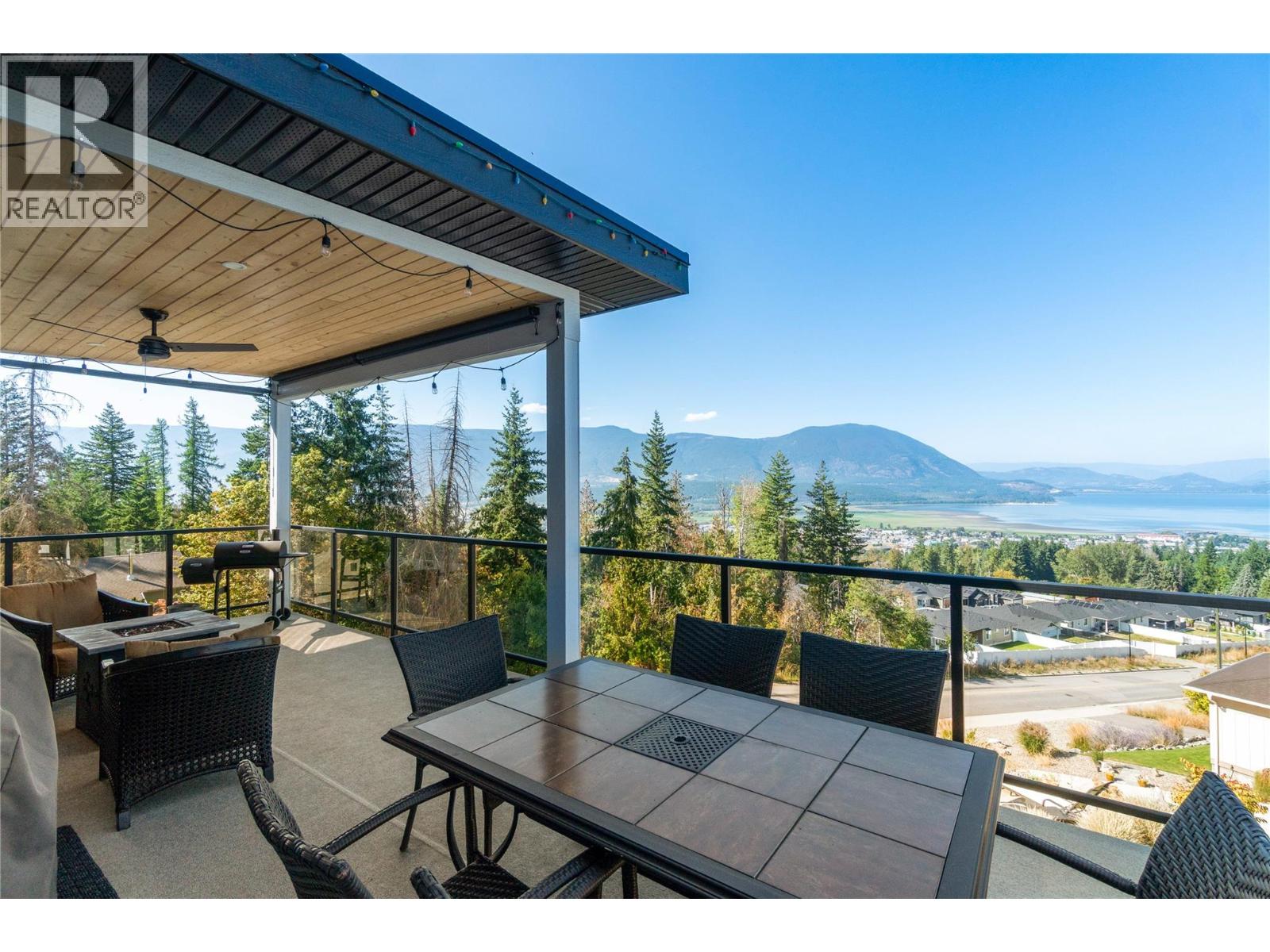  1021 17 Avenue Southeast, Salmon Arm