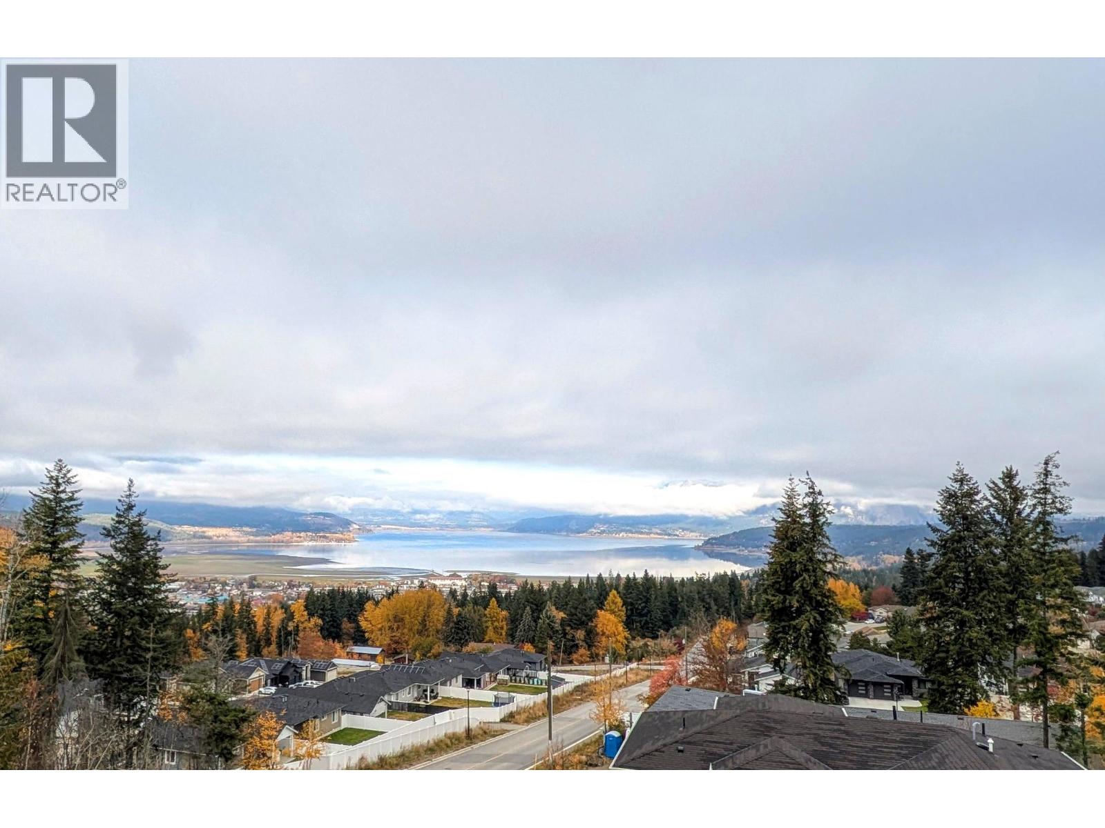  1021 17 Avenue Southeast, Salmon Arm