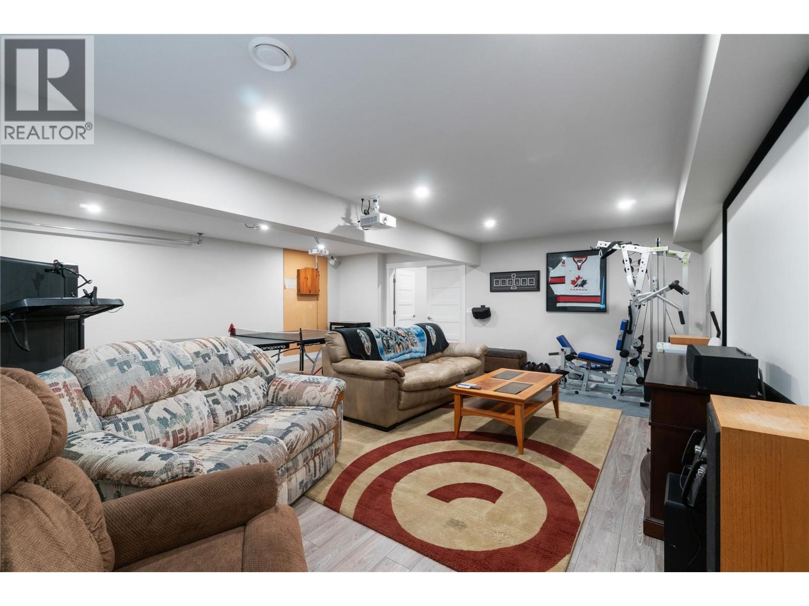  1021 17 Avenue Southeast, Salmon Arm