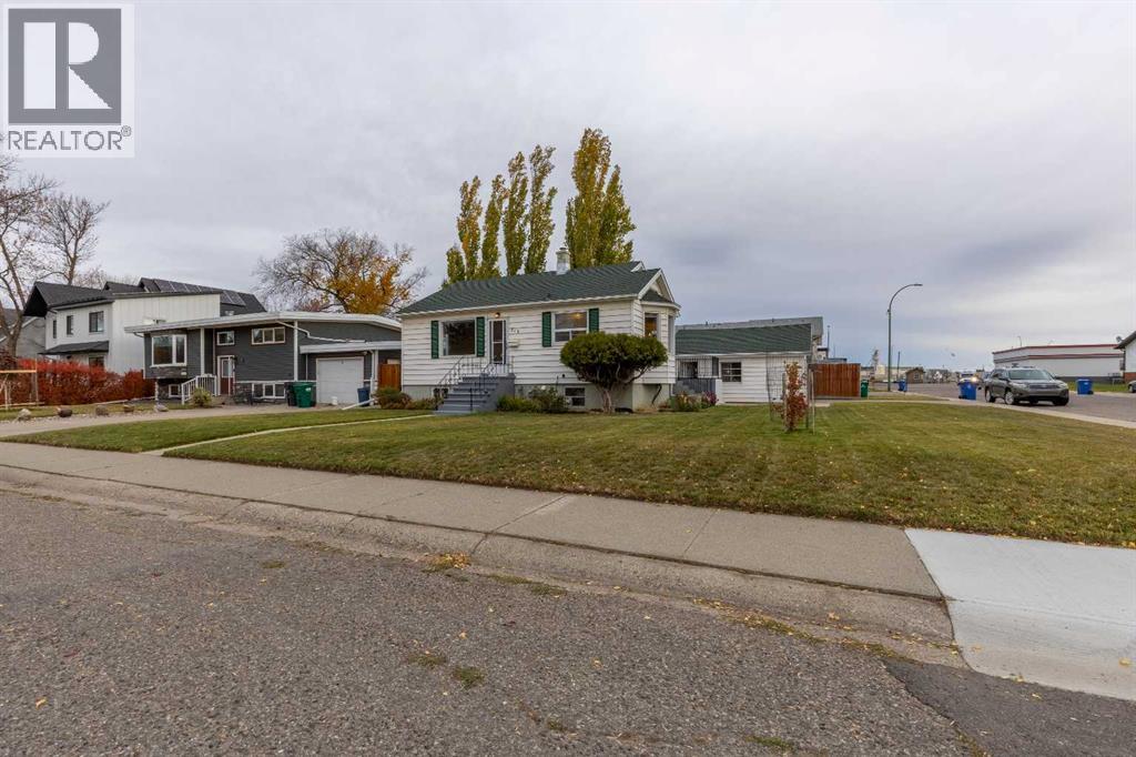 Single Family House Bungalow for Sale in  Dieppe Boulevard S Glendale Lethbridge 