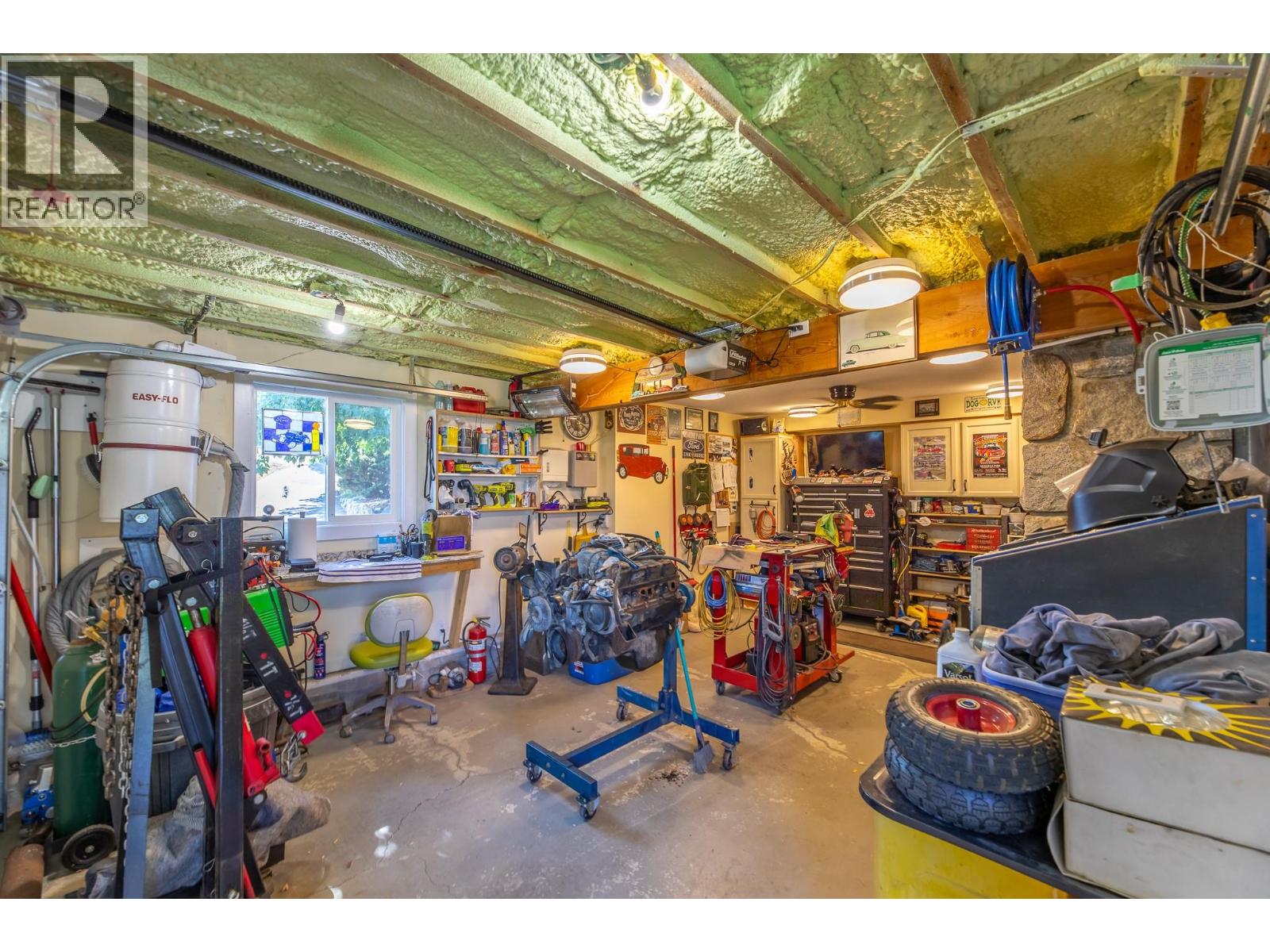 6318 Faircrest Street, Summerland