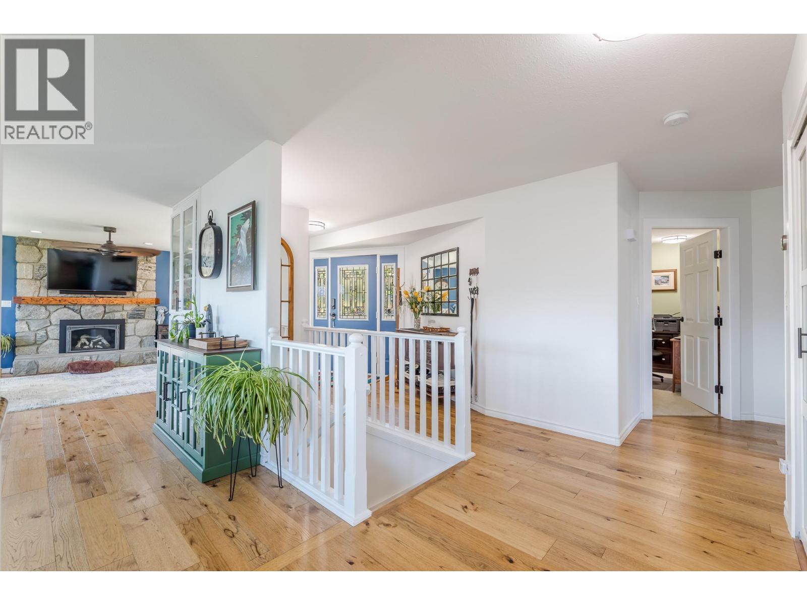 6318 Faircrest Street, Summerland