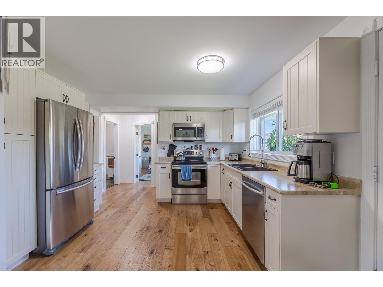 6318 Faircrest Street, Summerland