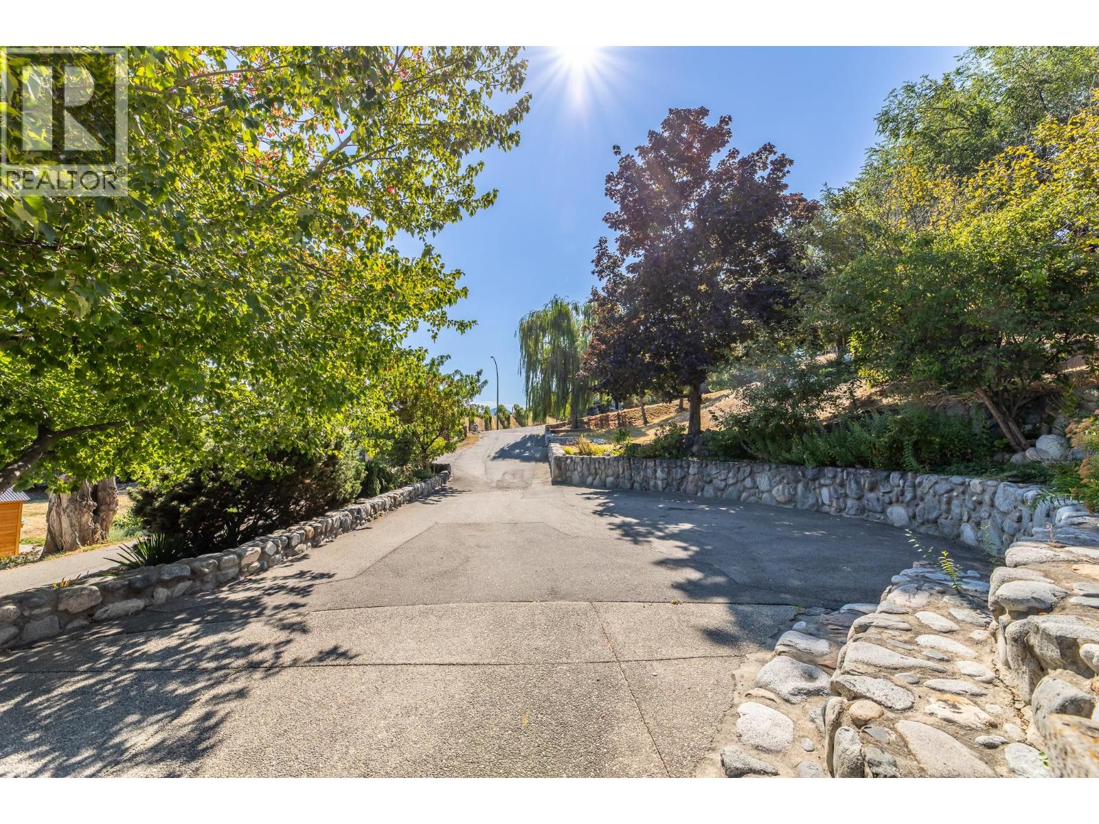 6318 Faircrest Street, Summerland