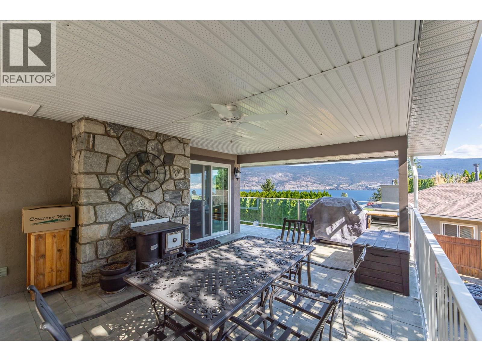 6318 Faircrest Street, Summerland