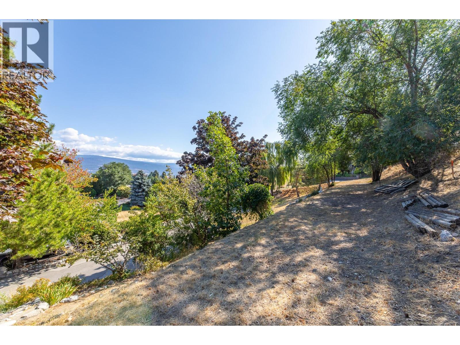 6318 Faircrest Street, Summerland