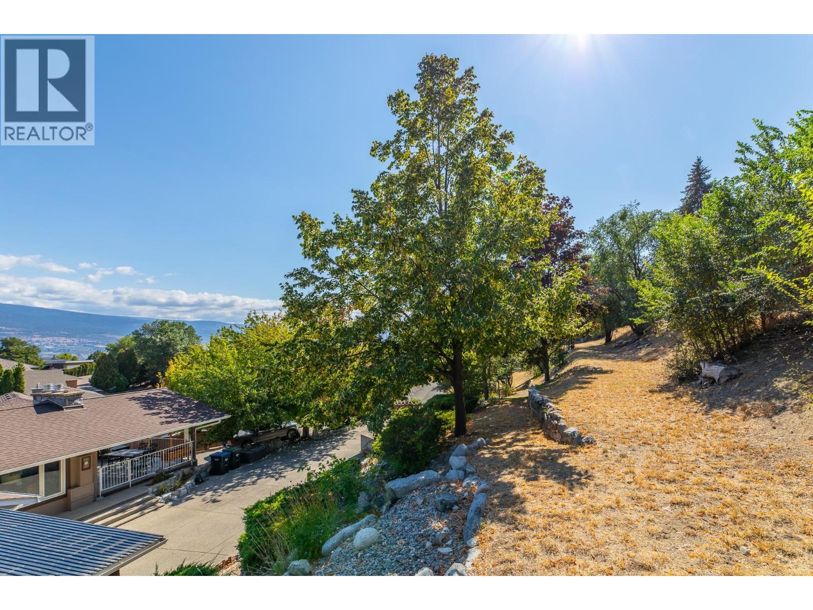 6318 Faircrest Street, Summerland