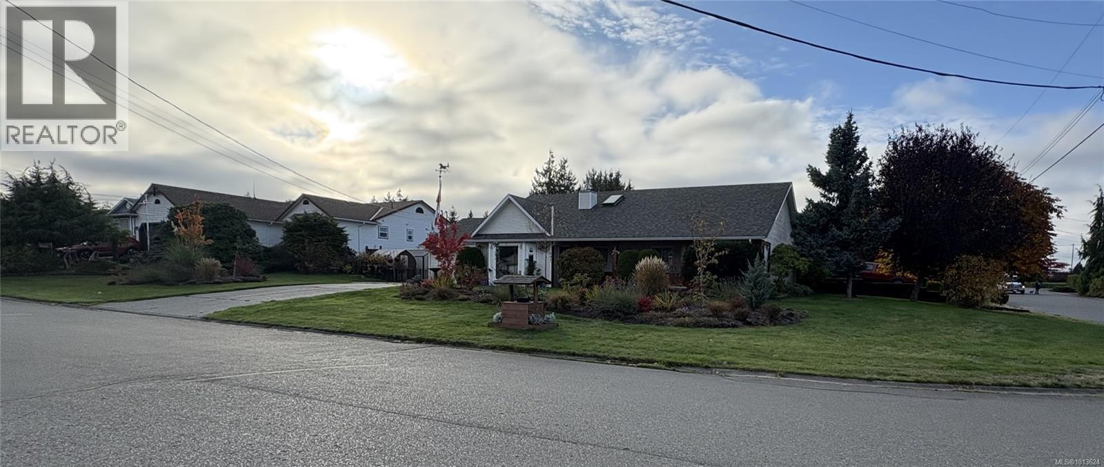 697 Woodburn St, Parksville