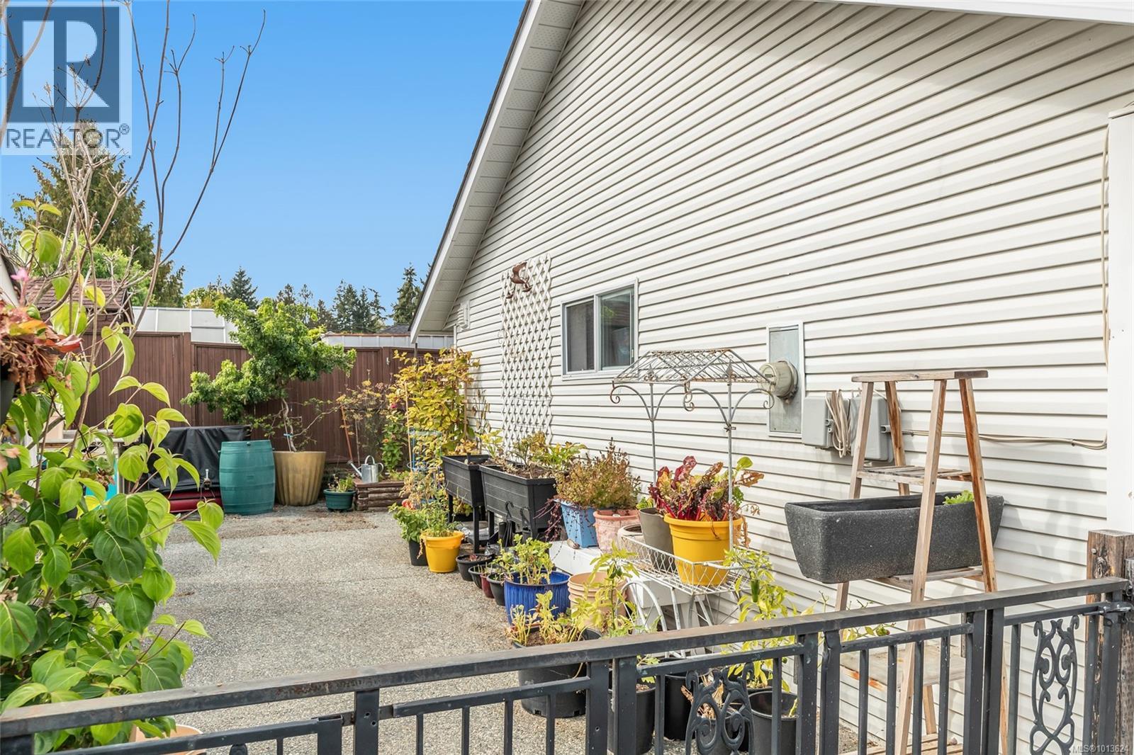 697 Woodburn St, Parksville